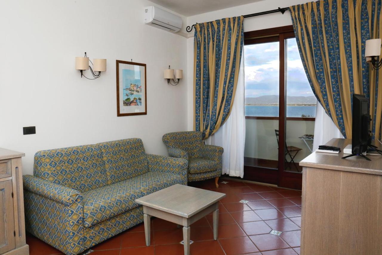 Albergo Filippo II Порто-Санто-Стефано Екстер'єр фото